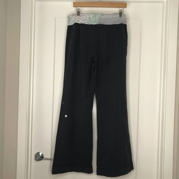 LuluLemon Black Flare Astro Yoga Pant Legging - Picture 2 of 7